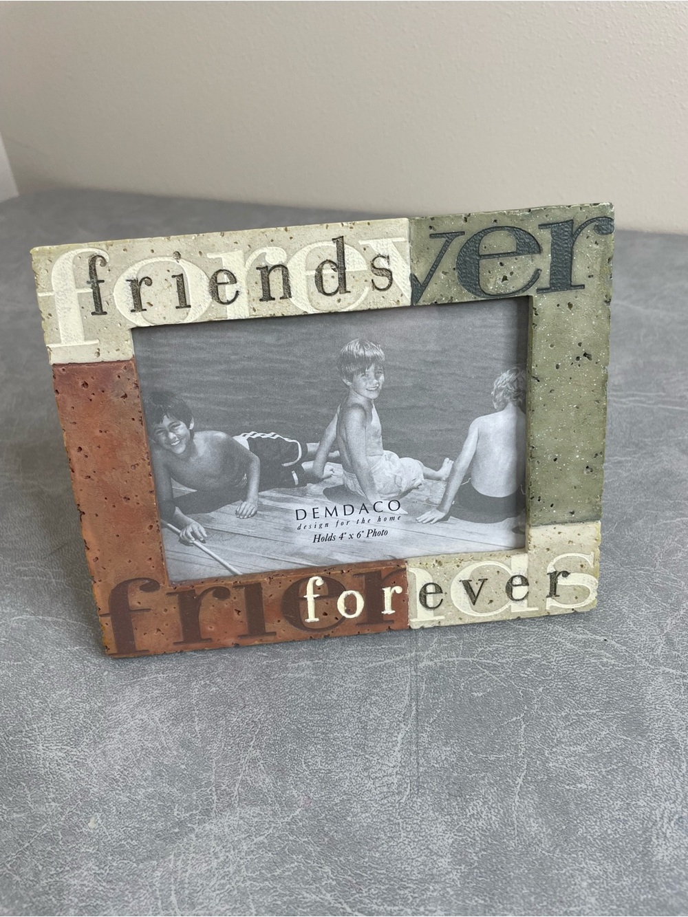 Demdaco Heartstone Patchwork 'friends forever' Neutral Photo Frame (4x6 photo)